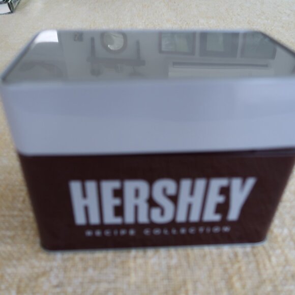 HERSHEY'S Chocolate Tin Box Recipe Card Collection - Picture 2 of 8